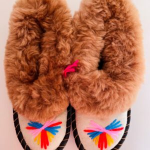 Pantuflas bordadas a mano