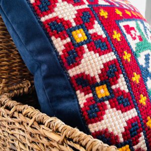 Cojín bordado a mano en punto de cruz Azul