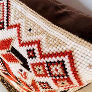 Cojín bordado a mano en punto de cruz Tradicional