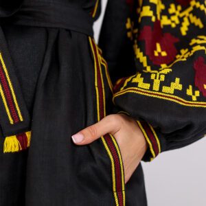 Vestido bordado en lino natural