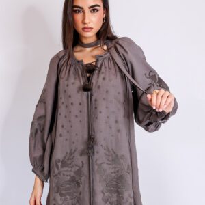 Vestido de lino bordado con detalles florales