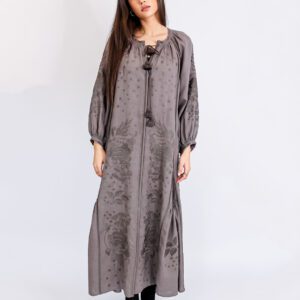 Vestido de lino bordado con detalles florales