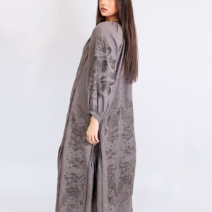 Vestido de lino bordado con detalles florales